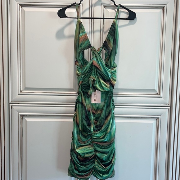 Missguided Demi Jones Mini Dress - Picture 4 of 13